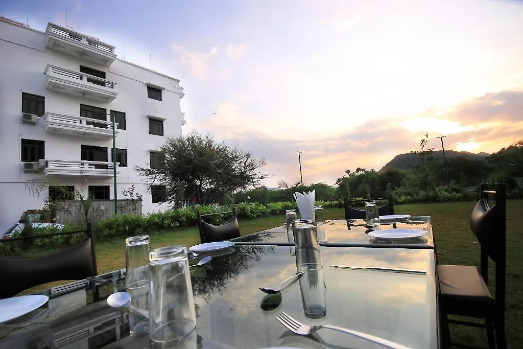 Hotel Devi Palace contacts